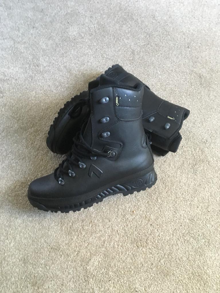 military style safety boots